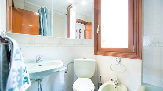 Rooms in Bilbao - photo 10