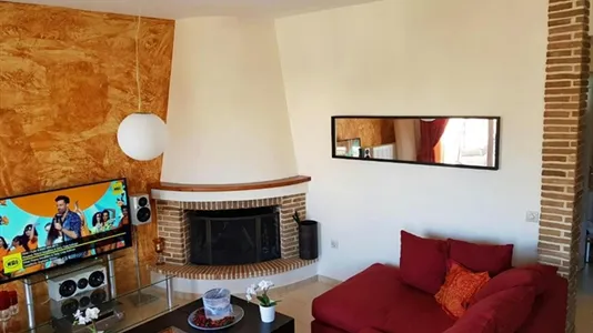 Apartments in Marathon - photo 6