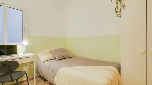 Rooms in Barcelona Eixample - photo 1