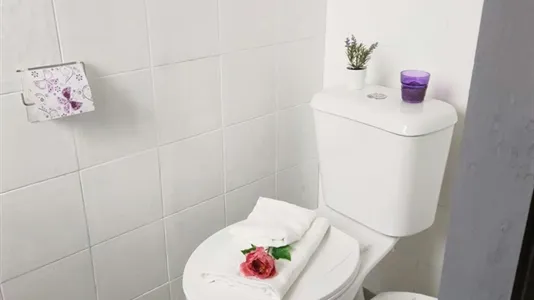 Rooms in Paterna - photo 9