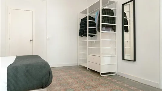 Rooms in Barcelona Ciutat Vella - photo 4