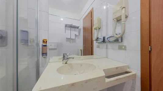 Rooms in Novara - photo 7