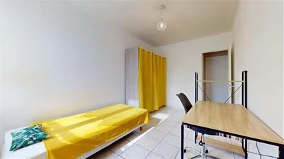 Room for rent in Grenoble, Auvergne-Rhône-Alpes