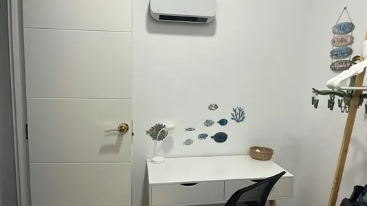 Rooms in Barcelona Ciutat Vella - photo 8