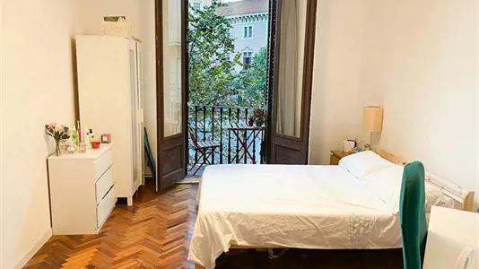 Rooms in Barcelona Eixample - photo 2