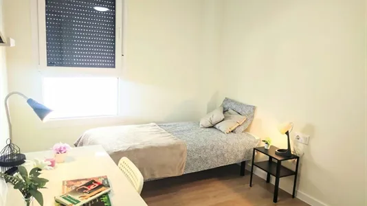 Rooms in Alfara del Patriarca - photo 4