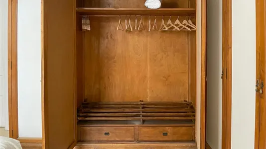 Rooms in Barcelona Eixample - photo 8