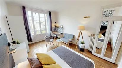 Room for rent in Boulogne-Billancourt, Île-de-France