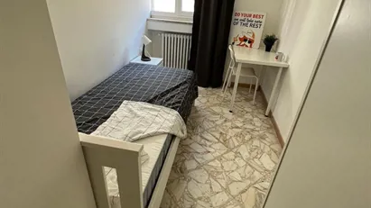 Room for rent in Bari, Puglia