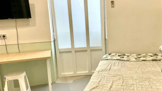 Rooms in Valencia Ciutat Vella - photo 1