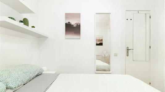 Rooms in Barcelona Eixample - photo 3