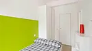 Room for rent, Milano Zona 6 - Barona, Lorenteggio, Milan, Viale Legioni Romane