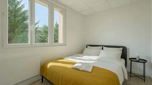 Apartments in Bobigny - photo 2
