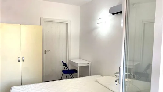 Rooms in Roma Municipio VI – Roma Delle Torri - photo 1