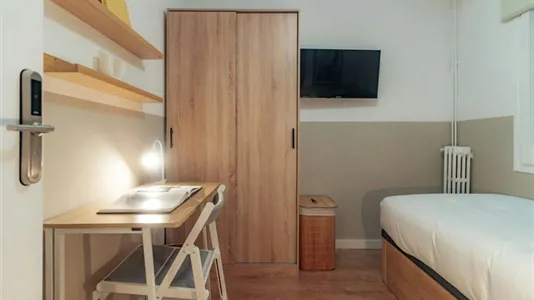 Rooms in Barcelona Eixample - photo 3