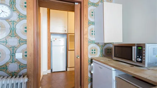 Rooms in Madrid Centro - photo 9