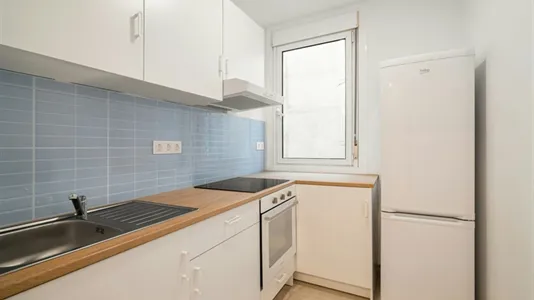 Rooms in Barcelona Eixample - photo 9