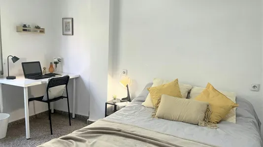Rooms in Tavernes Blanques - photo 3