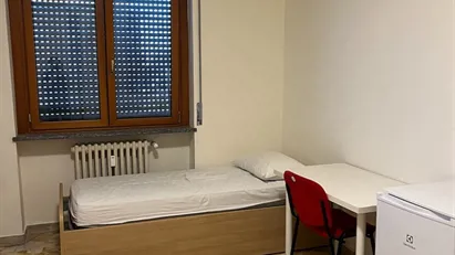 Room for rent in Milano Zona 6 - Barona, Lorenteggio, Milan