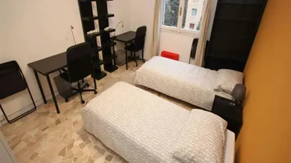 Room for rent in Milano Zona 6 - Barona, Lorenteggio, Milan