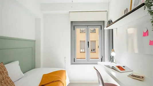 Rooms in Madrid Centro - photo 3