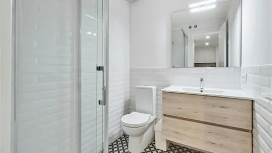 Rooms in Barcelona Ciutat Vella - photo 10