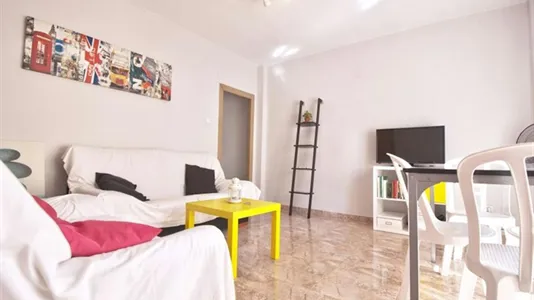 Rooms in el Camí de Vera - photo 6