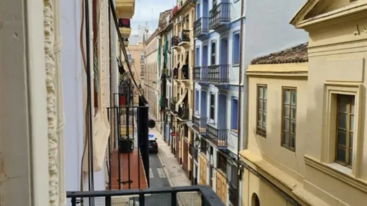 Apartments in Valencia Ciutat Vella - photo 2