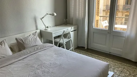 Rooms in Barcelona Eixample - photo 4