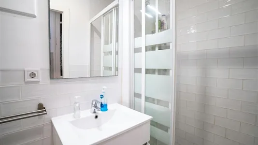 Rooms in Barcelona Eixample - photo 5