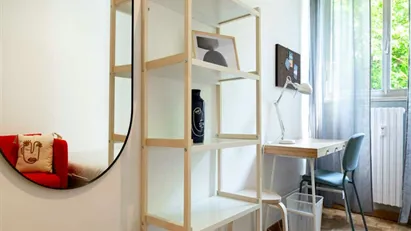 Room for rent in Milano Zona 9 - Porta Garibaldi, Niguarda, Milan