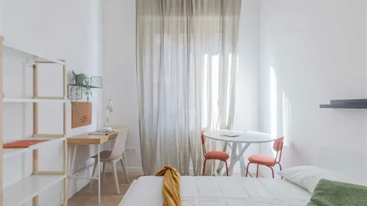 Rooms in Milano Zona 8 - Fiera, Gallaratese, Quarto Oggiaro - photo 3