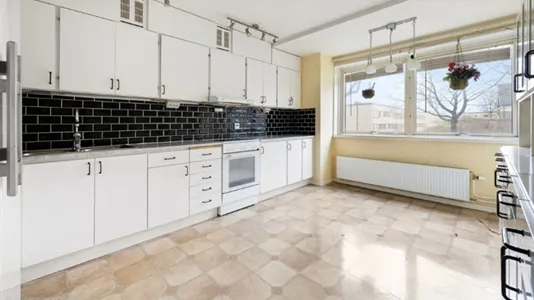 Apartments in Solna - photo 1
