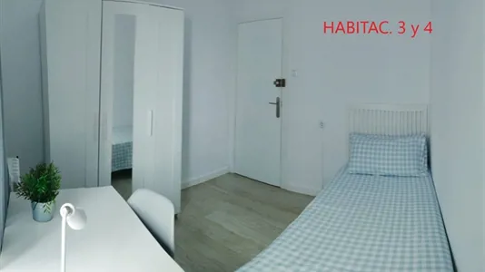 Rooms in Oviedo - photo 1