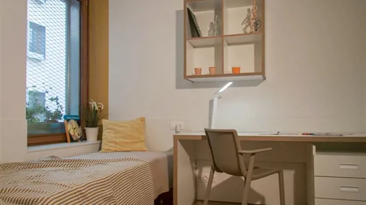 Rooms in Barcelona Ciutat Vella - photo 3