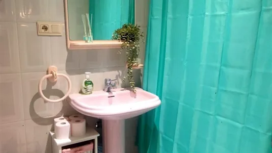 Rooms in Almería - photo 7