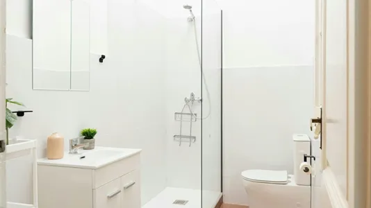 Rooms in Barcelona Eixample - photo 10