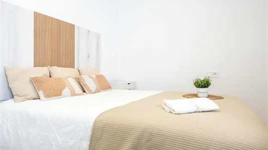 Rooms in el Camí de Vera - photo 5