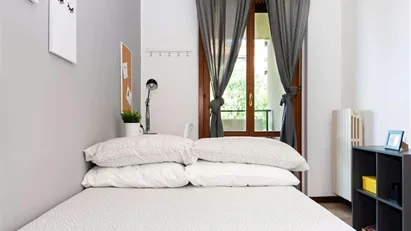 Room for rent in Milano Zona 5 - Vigentino, Chiaravalle, Gratosoglio, Milan