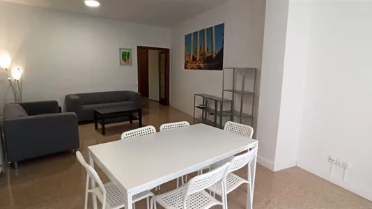 Rooms in Barcelona Eixample - photo 9