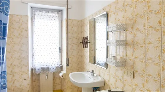 Rooms in Roma Municipio VIII – Appia Antica - photo 9