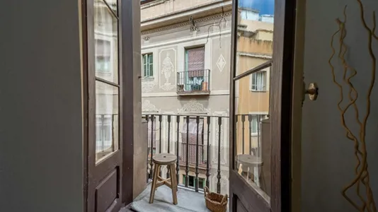 Rooms in Barcelona Ciutat Vella - photo 2