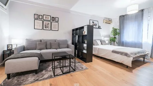 Rooms in Barcelona Sant Martí - photo 2