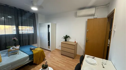 Rooms in Arroyomolinos - photo 9