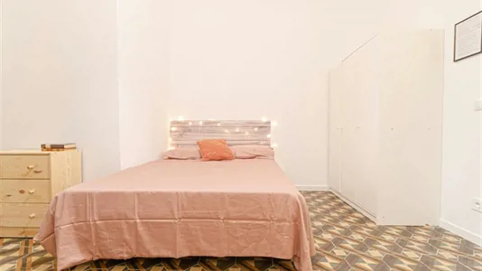 Rooms in Barcelona Ciutat Vella - photo 3