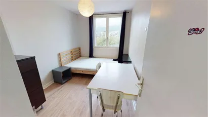 Room for rent in Grenoble, Auvergne-Rhône-Alpes