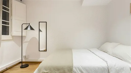 Rooms in Barcelona Eixample - photo 3