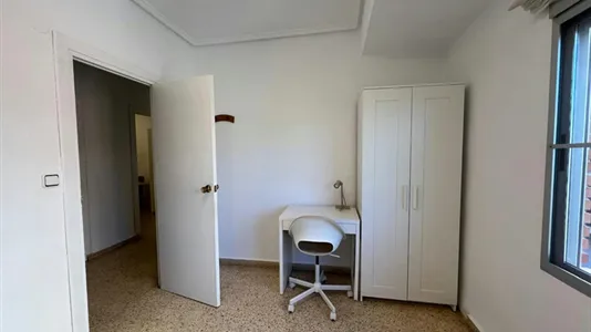 Rooms in Moncada - photo 5