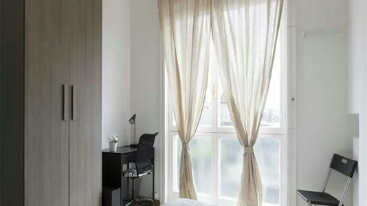 Rooms in Milano Zona 8 - Fiera, Gallaratese, Quarto Oggiaro - photo 4