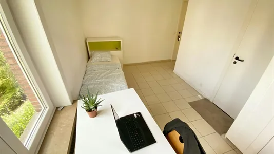 Rooms in Brussels Vorst - photo 2
